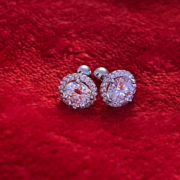 Luxury Moissanite Diamond 2.0 CT‎ halo screwback earrings retail $699 - Picture 2 of 7